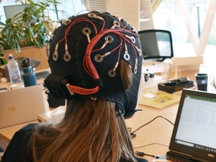 Image depicting a wireless eeg device