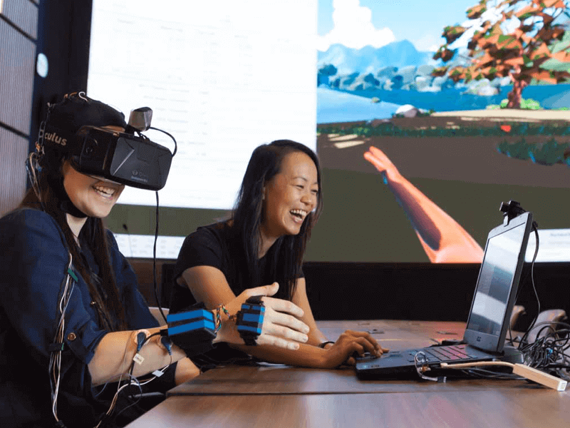BCI gaming in VR example emotiv bci